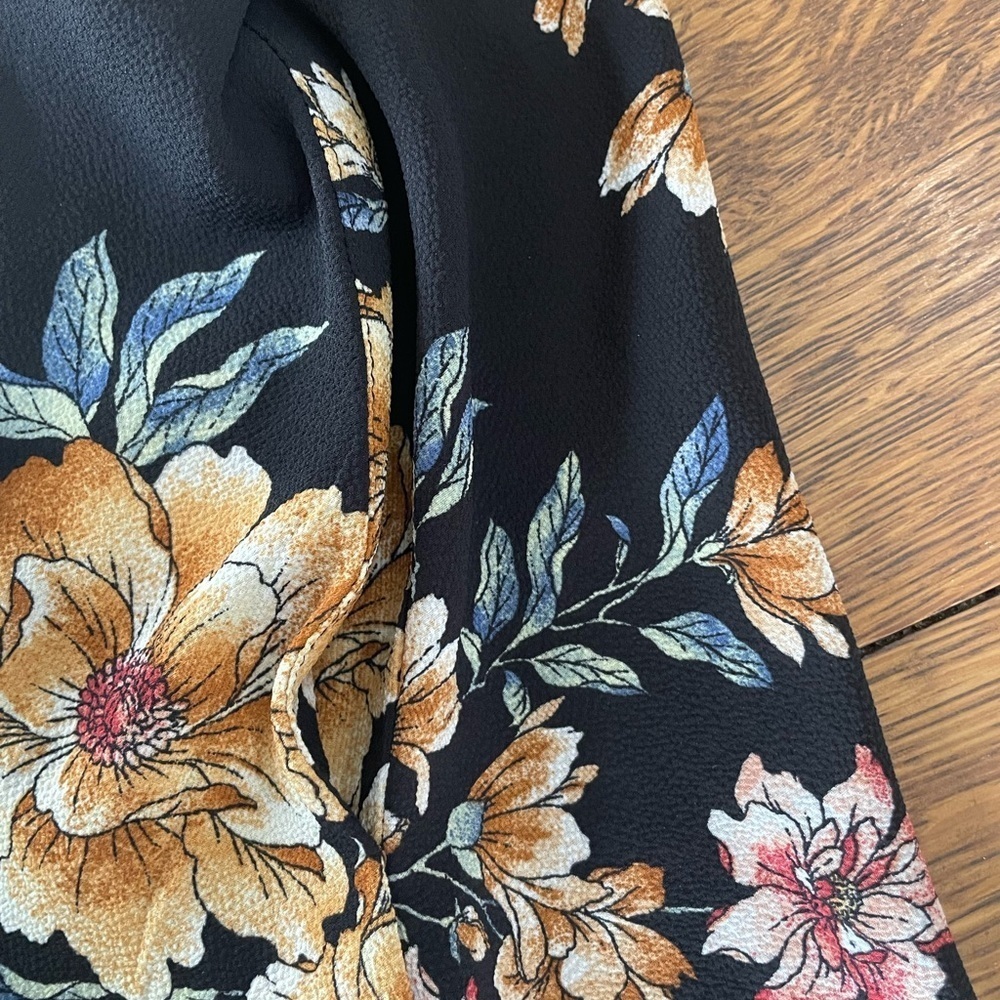 Super Cute Floral Dress - Picture 9 of 10